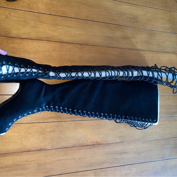 Sexy lace up, suede, open toe thigh-high boots. Thick-thigh friendly. Size 10. - Picture 4 of 6